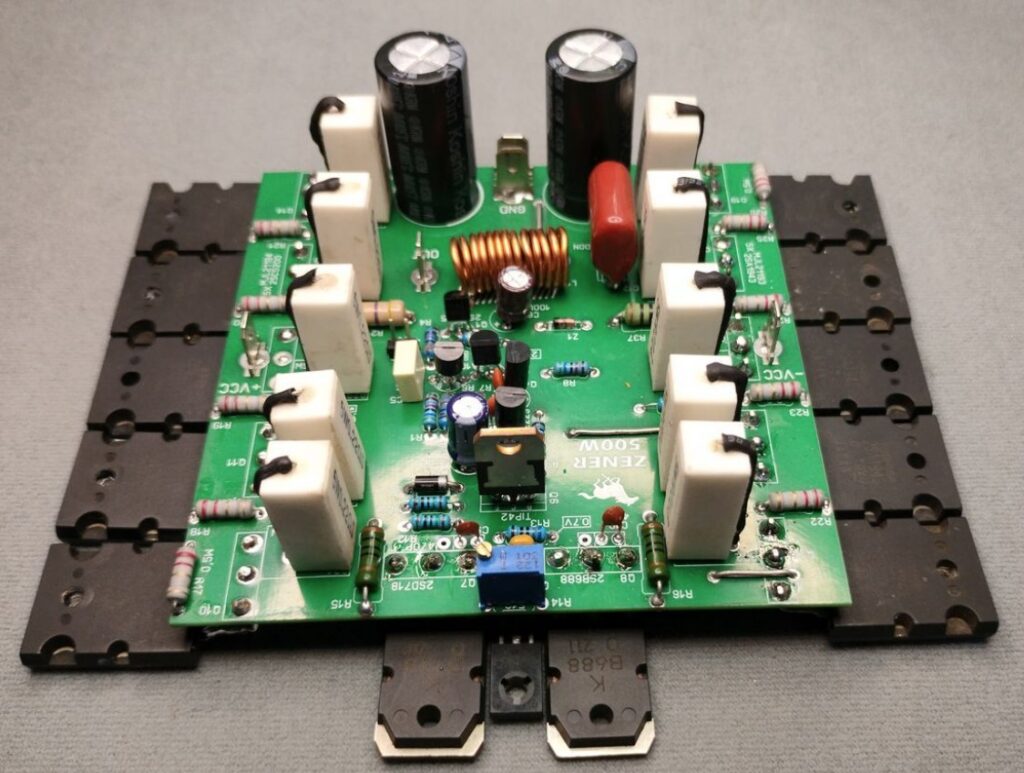 Качественный усилитель RMS 500 Вт